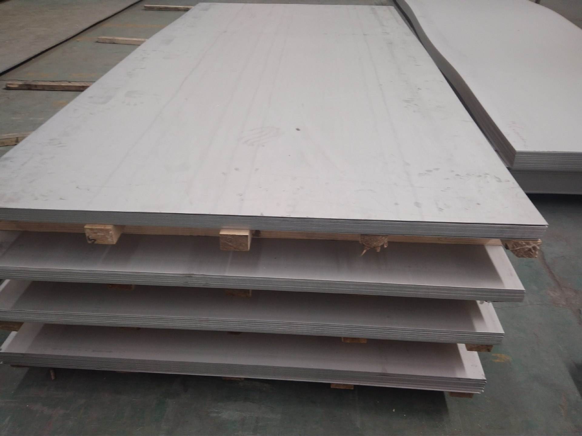 不銹鋼熱軋板XD-4